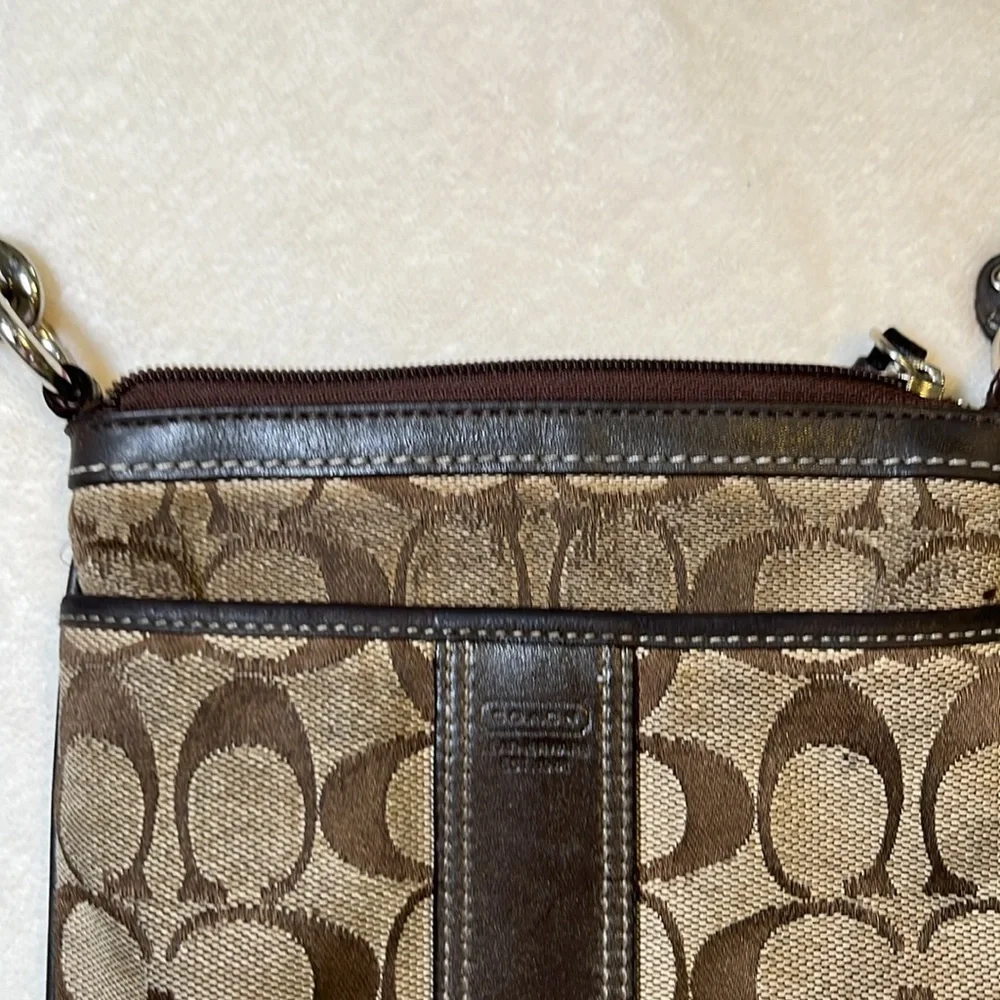 Coach Signature C Swing Pack Crossbody Bag.
See pictures for condition  of bag - Picture 10 of 13